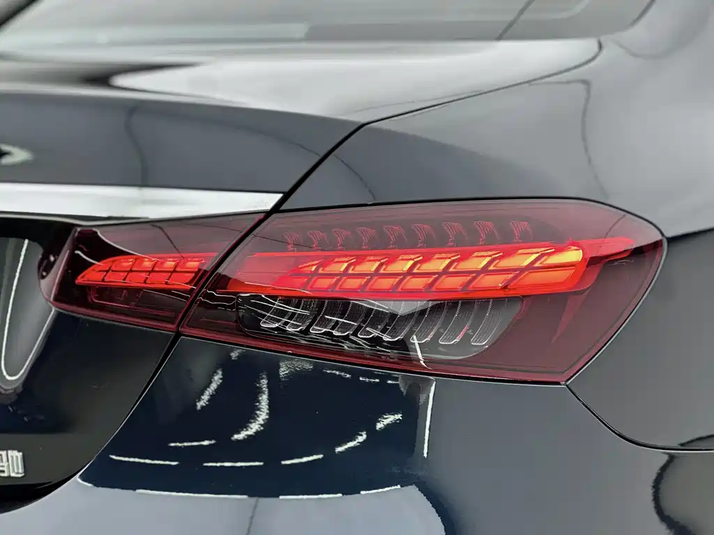 Mercedes-Benz E-Class 2022 — фото 6