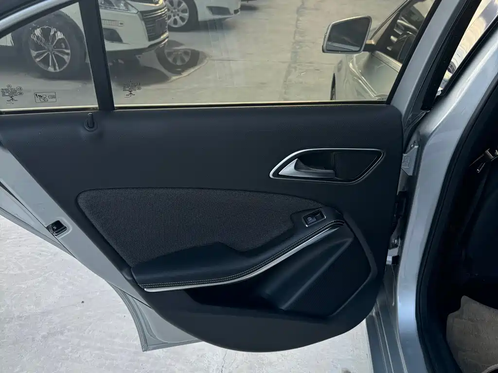 Mercedes-Benz A-Class 2015 — фото 8