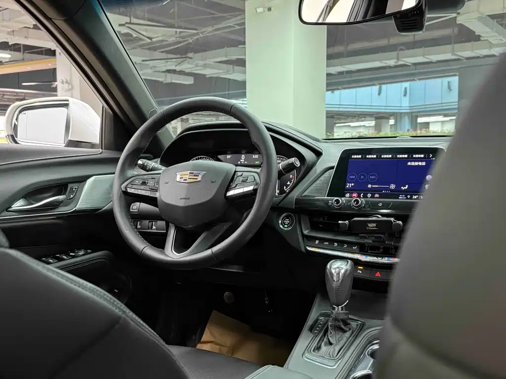Cadillac CT4 2023 — фото 20