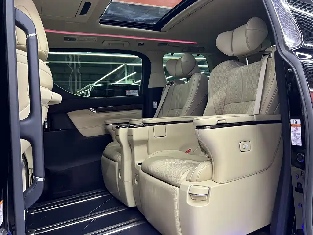 Toyota Alphard 2020 — фото 6