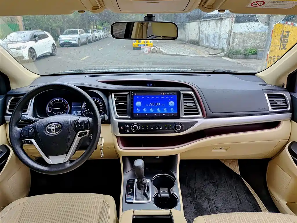 Toyota Highlander 2017 — фото 10