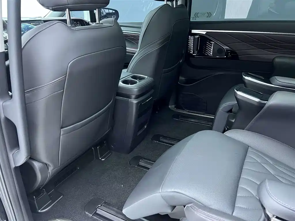 GAC Motor Trumpchi M8 2025 — фото 12