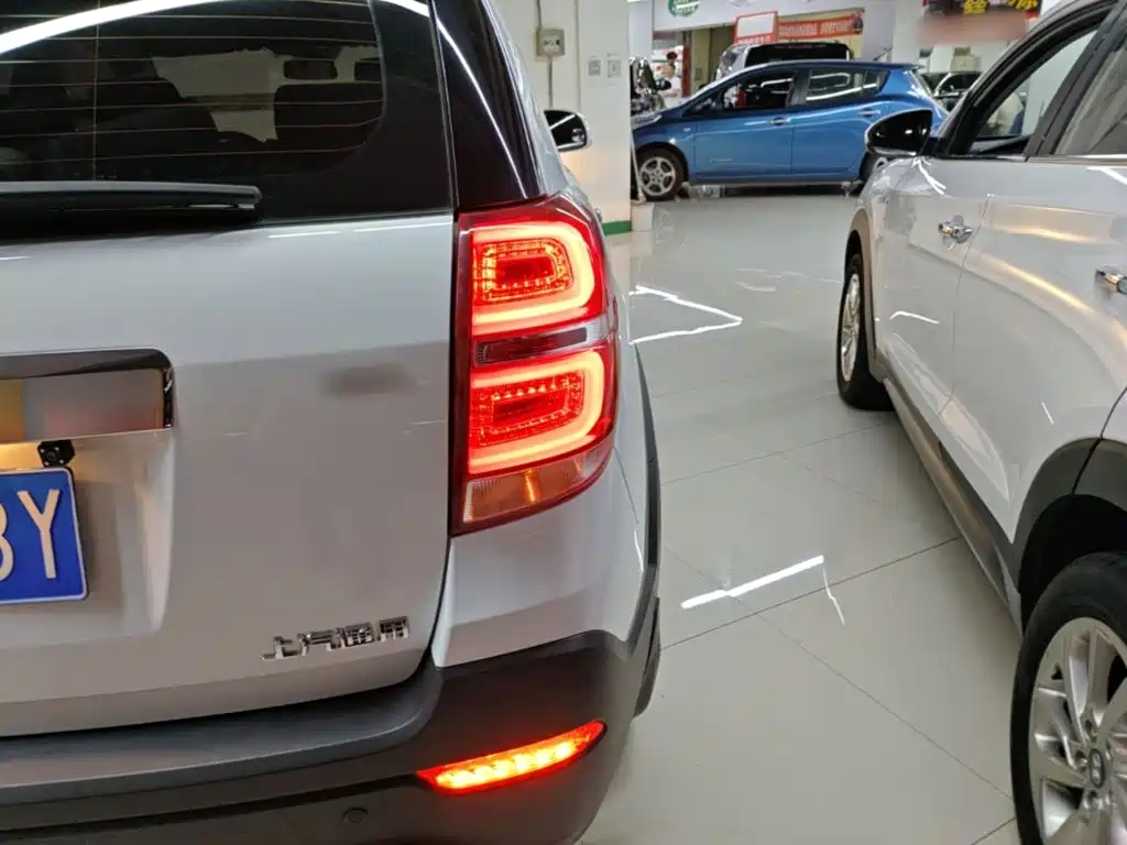 Chevrolet Captiva 2017 — фото 8