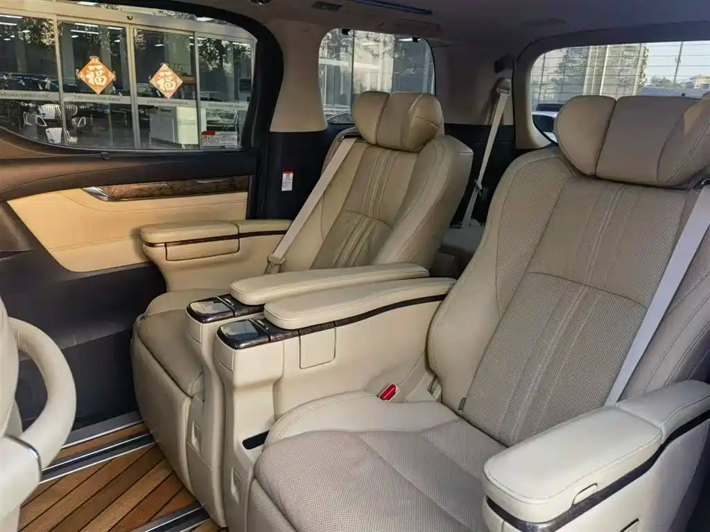 Toyota Alphard 2018 — фото 5