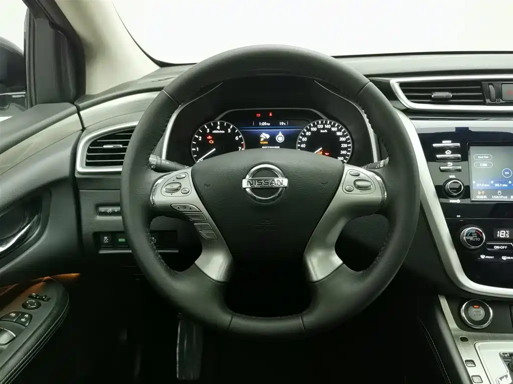 Nissan Murano 2018 — фото 11
