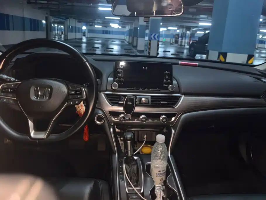 Honda Accord 2020 — фото 13