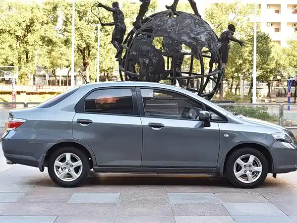 Everus S1 2012