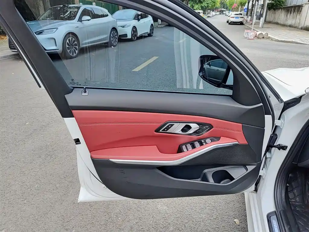 BMW 3 Series 2025