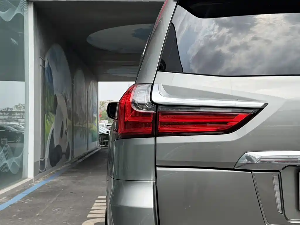 Lexus LX 2020 — фото 14