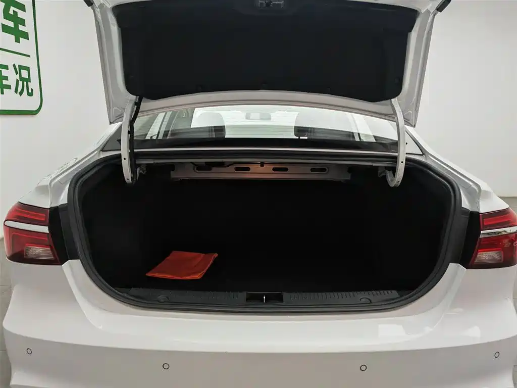 Roewe i6 Classic 2019 — фото 16