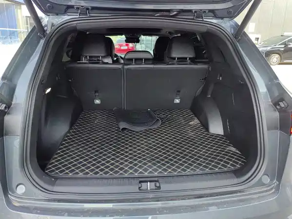 Geely Xingyue L 2024