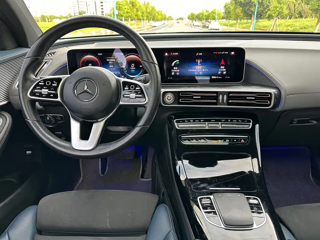 Mercedes-Benz EQC 2020 — фото 18