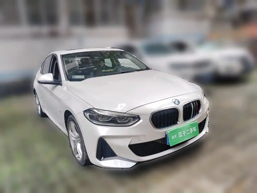 BMW 1 Series 2019 — фото 24
