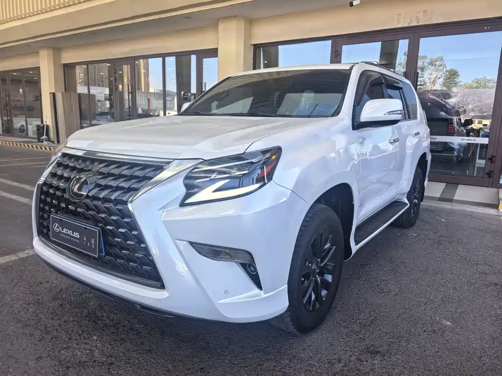 Lexus GX 2024 — фото 1