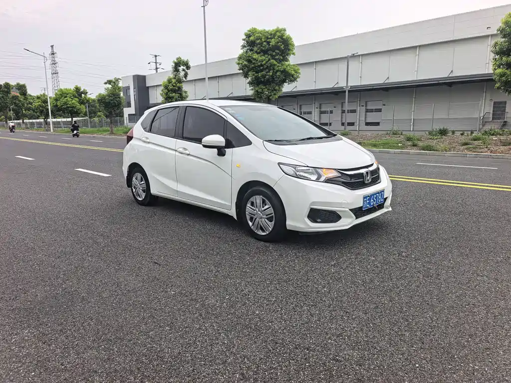 Honda Fit 2018 — фото 3
