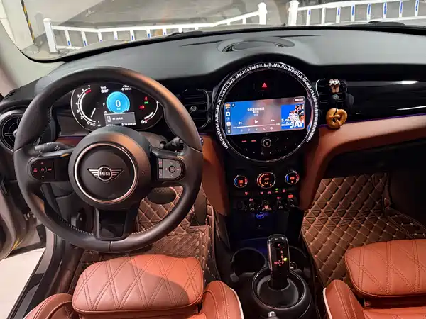 MINI MINI 2022