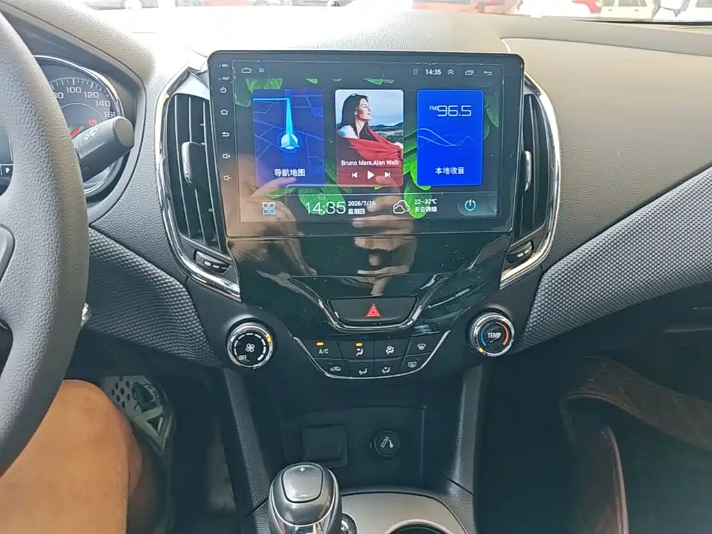 Chevrolet Cruze 2018 — фото 13