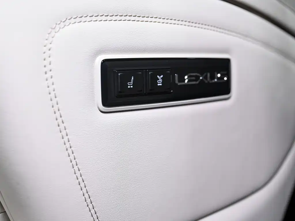 Lexus LM 2023 — фото 6