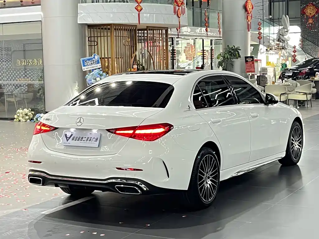 Mercedes-Benz C-Class 2024