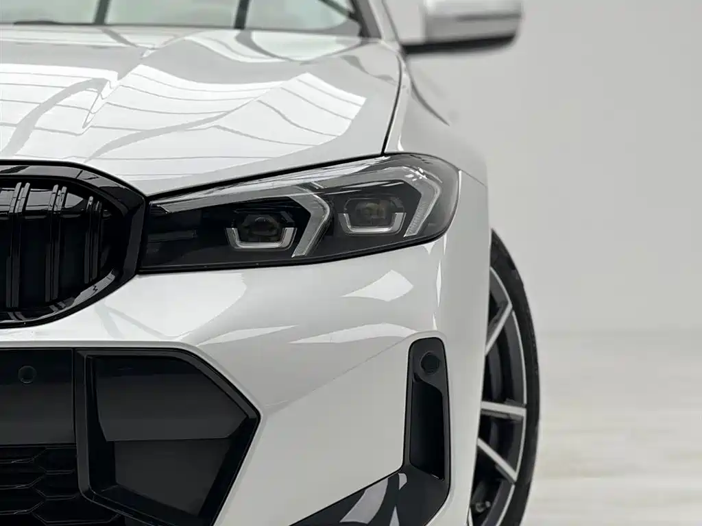 BMW 3 Series 2023