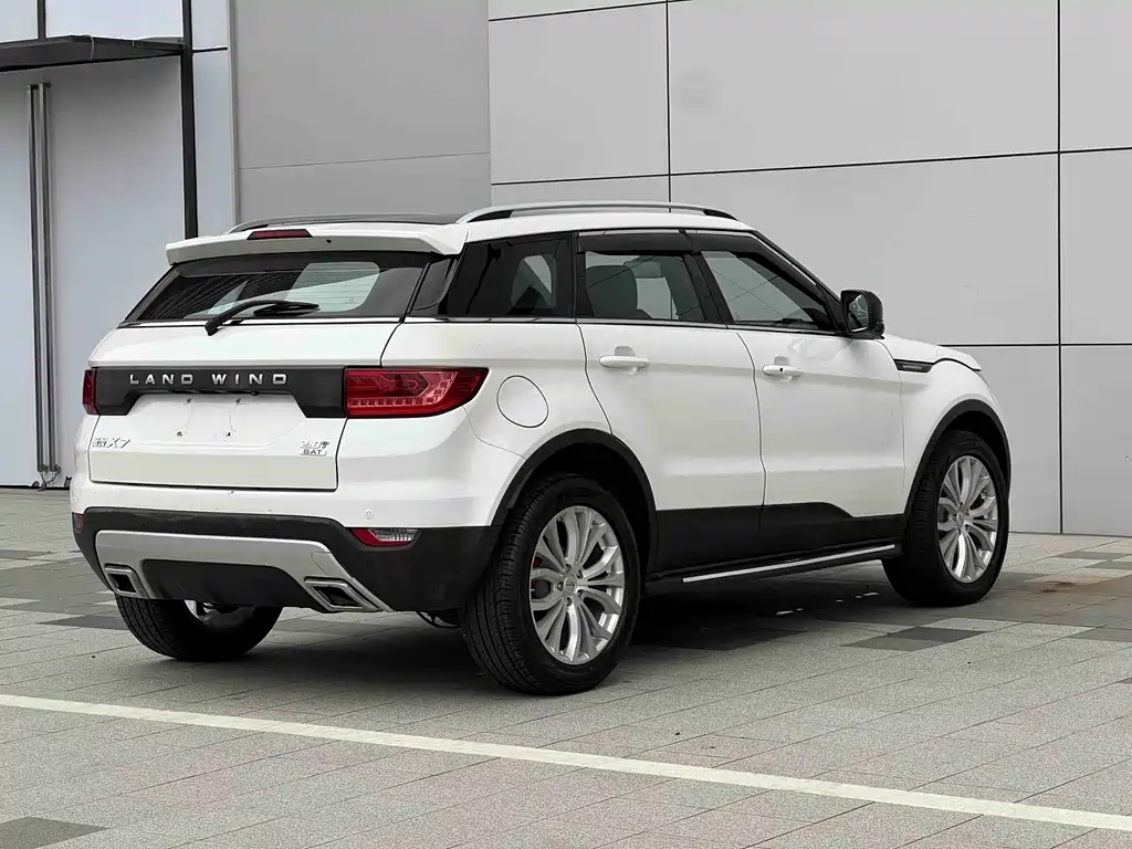 Landwind X7 2015 — фото 4