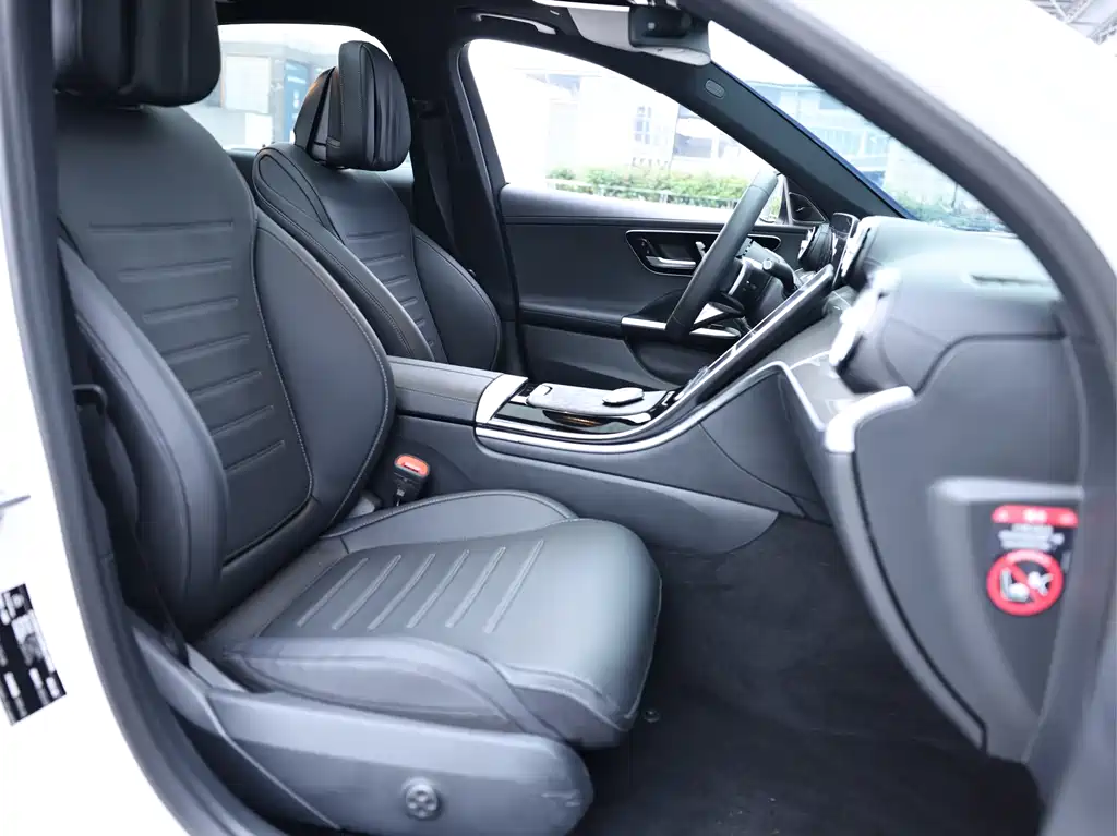 Mercedes-Benz C-Class 2023 — фото 19