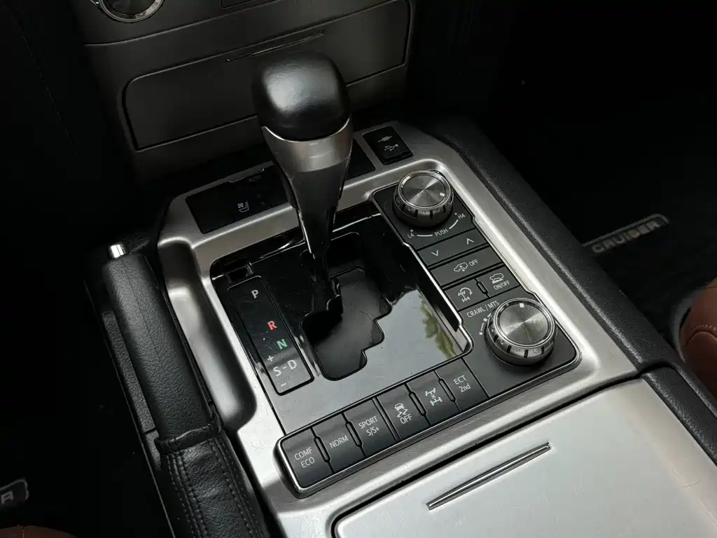 Toyota Land Cruiser 2017 — фото 15