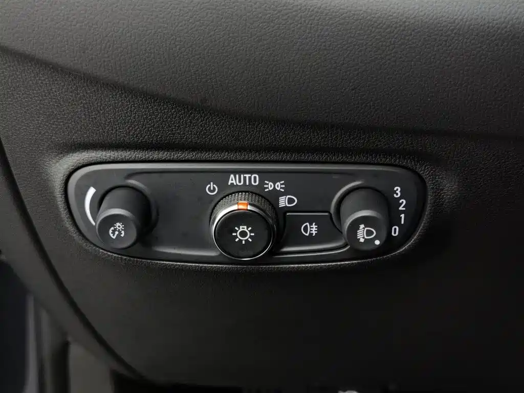 Chevrolet Equinox 2023 — фото 21