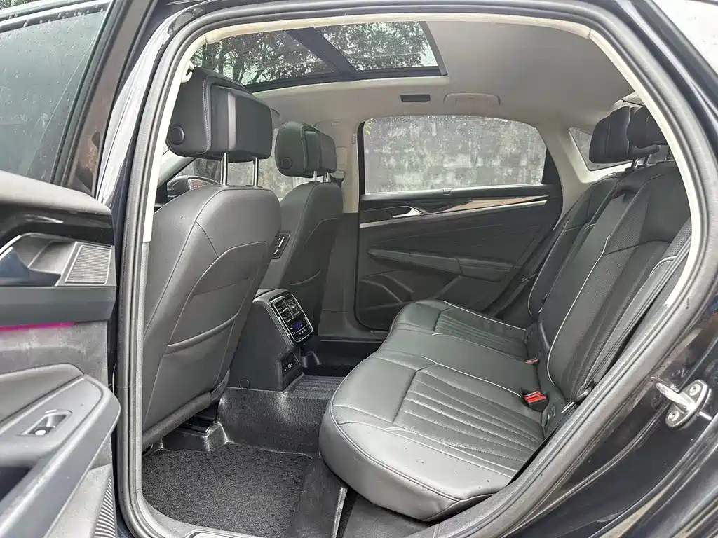 Volkswagen Passat 2024