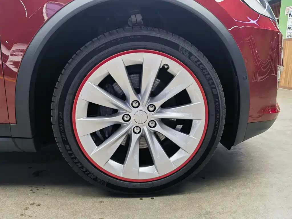 Tesla Model X 2018 — фото 16