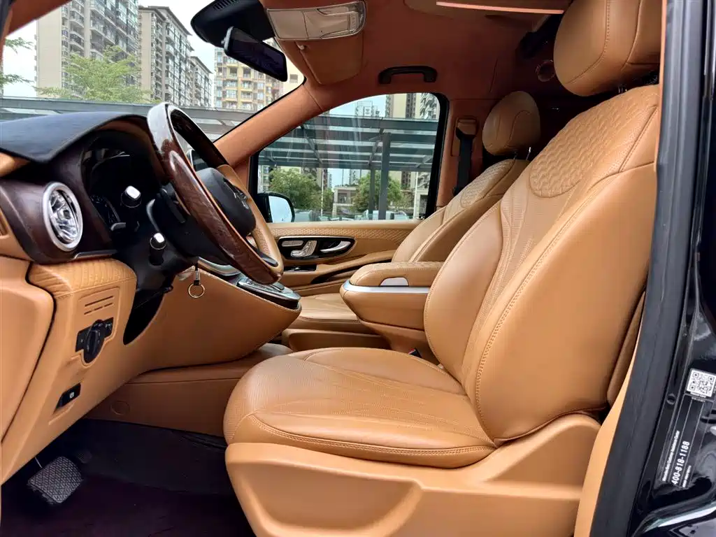 Mercedes-Benz V-Class 2023 — фото 9