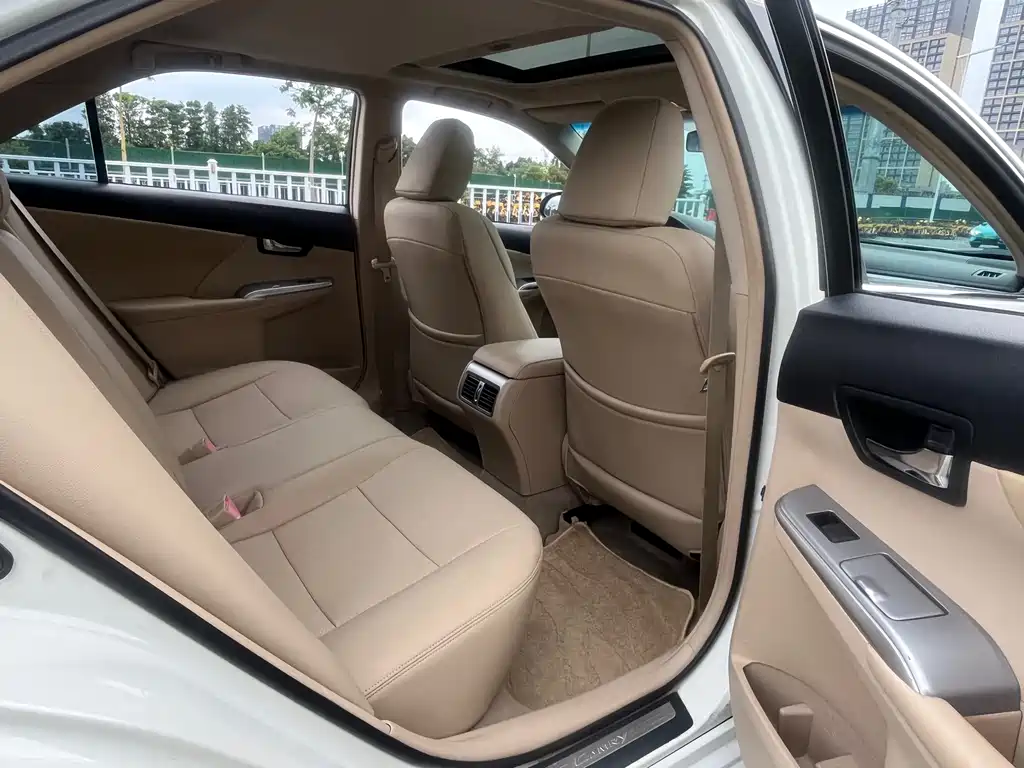 Toyota Camry 2013 — фото 13