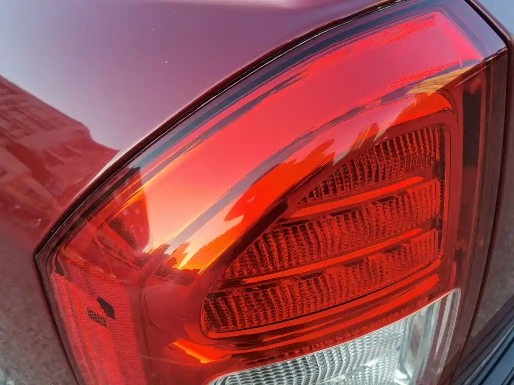 Jeep Compass 2012 — фото 12