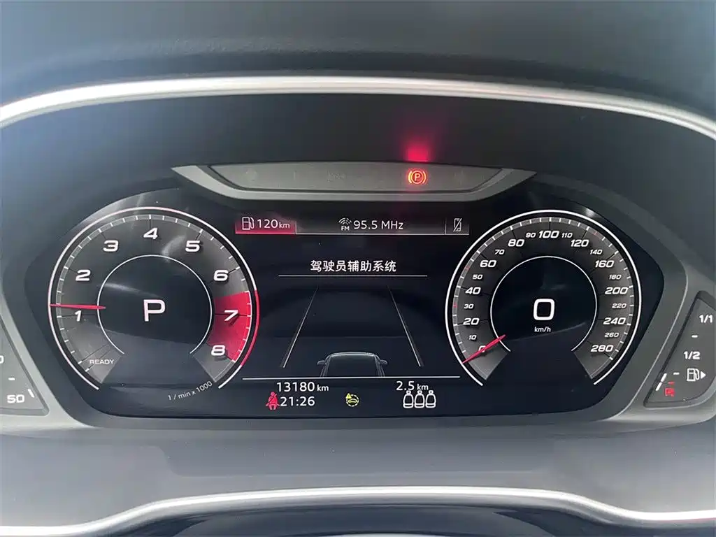 Audi Q3 2024 — фото 10