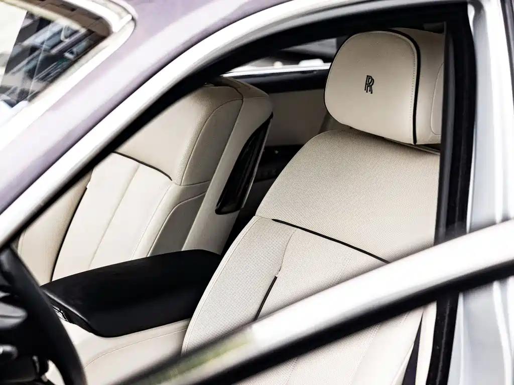 Rolls-Royce Phantom 2018 — фото 11