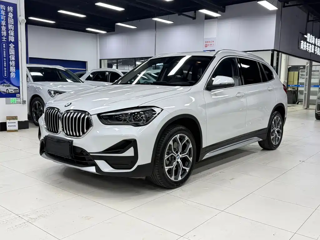 BMW X1 2022 — фото 1