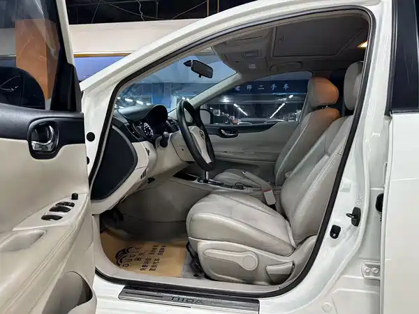 Nissan Tiida 2013