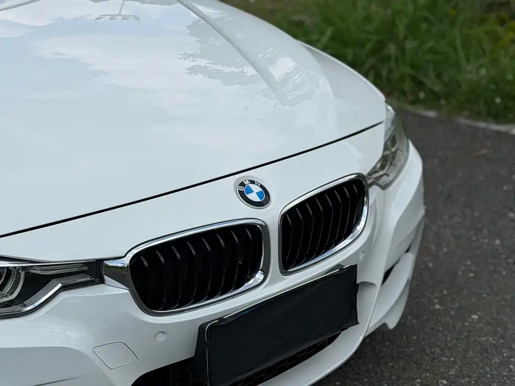 BMW 3 Series 2018 — фото 8