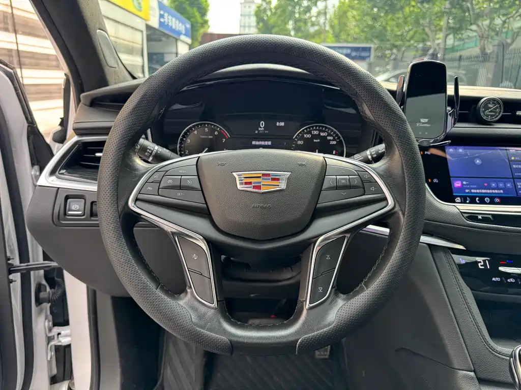 Cadillac XT5 2021 — фото 15