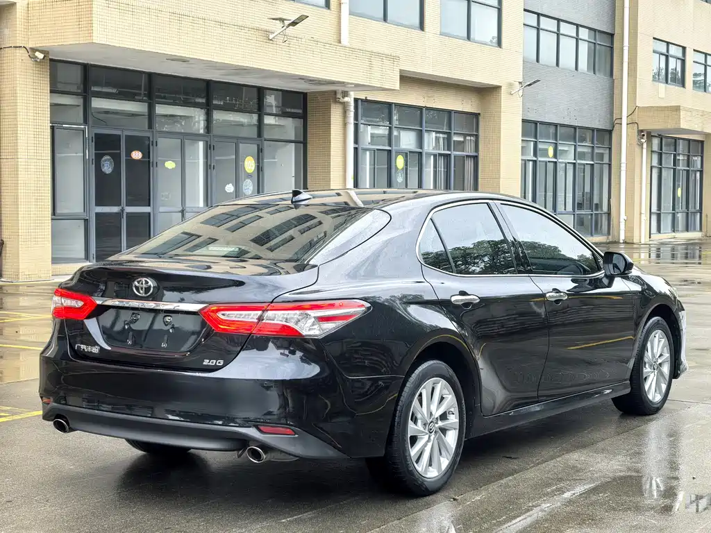 Toyota Camry 2022 — фото 9