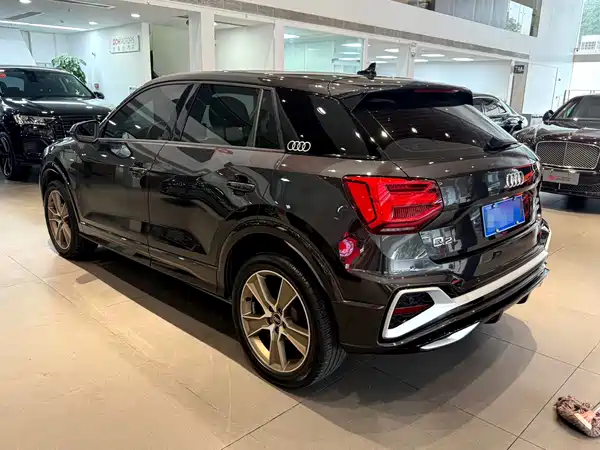 Audi Q2L 2022