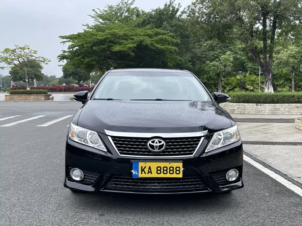 Toyota Camry 2014 — фото 2
