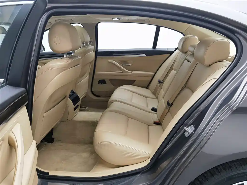 BMW 5 Series 2014 — фото 15