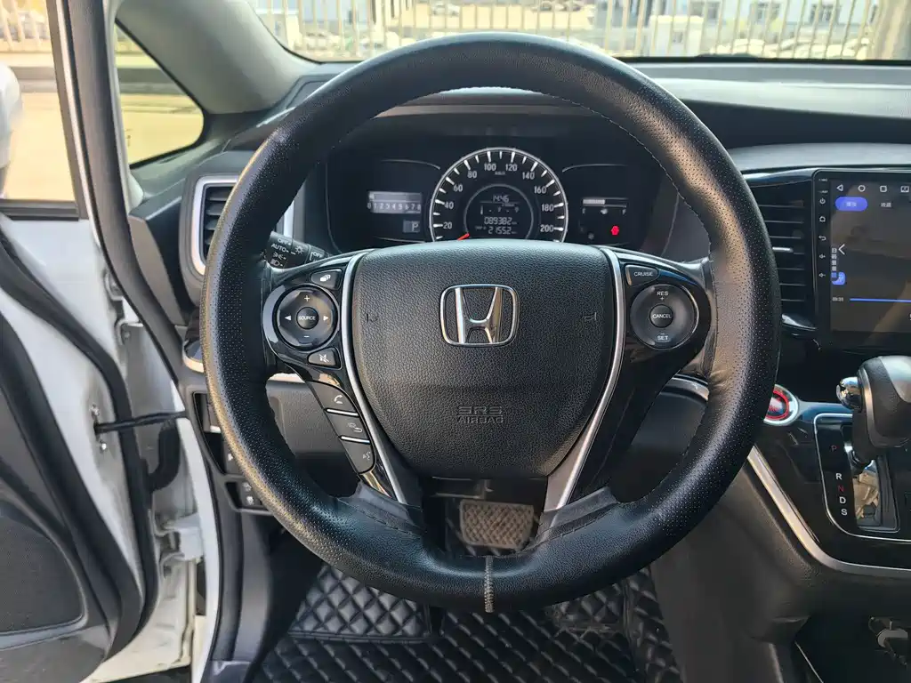 Honda Odyssey 2018 — фото 13
