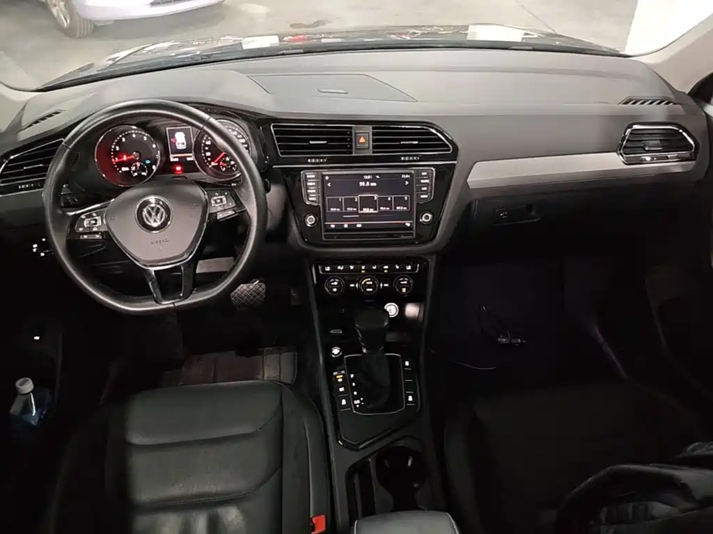 Volkswagen Tiguan L 2017 — фото 10