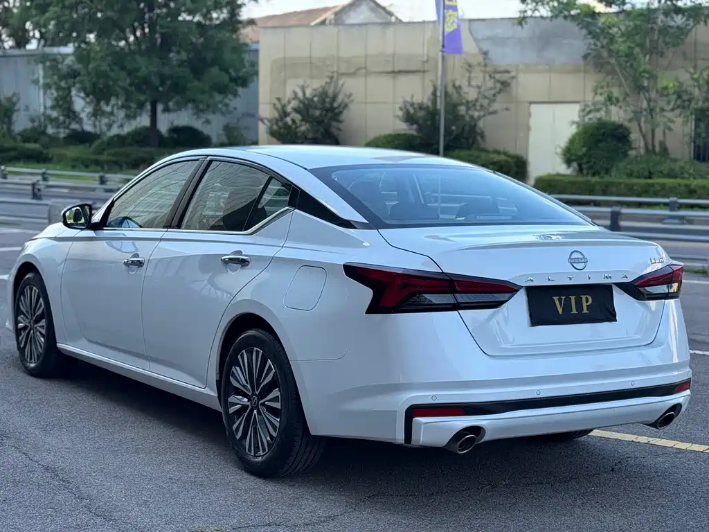 Nissan Teana 2024