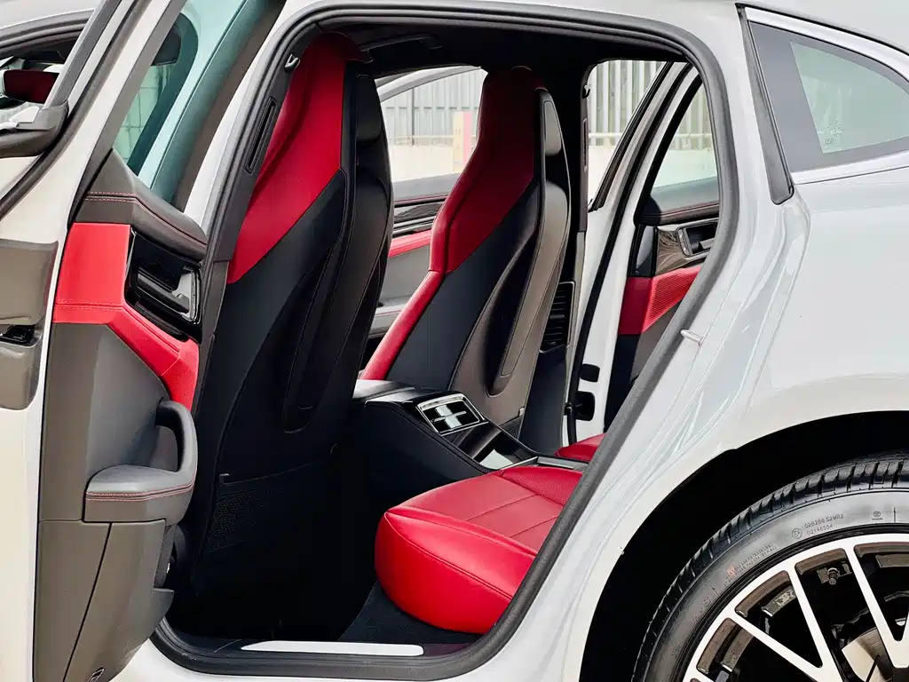 Porsche Panamera 2025