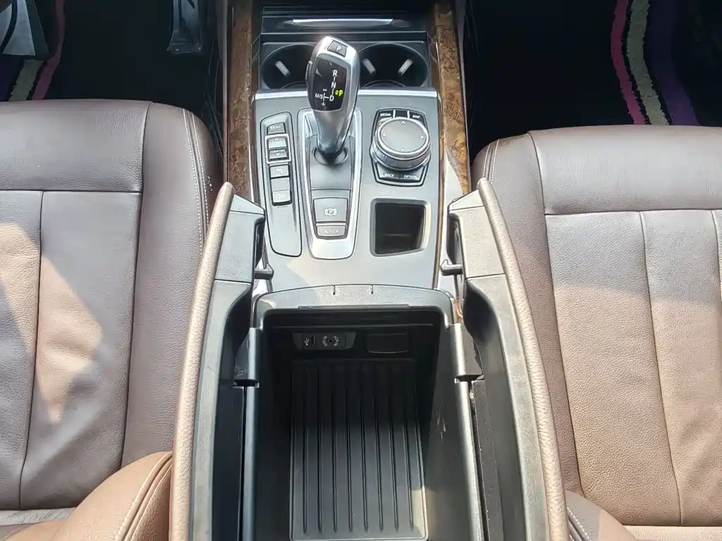 BMW X5 2018 — фото 12