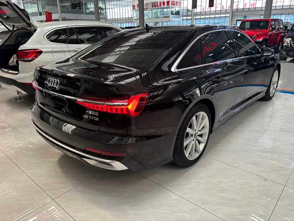 Audi A6L 2023 — фото 10