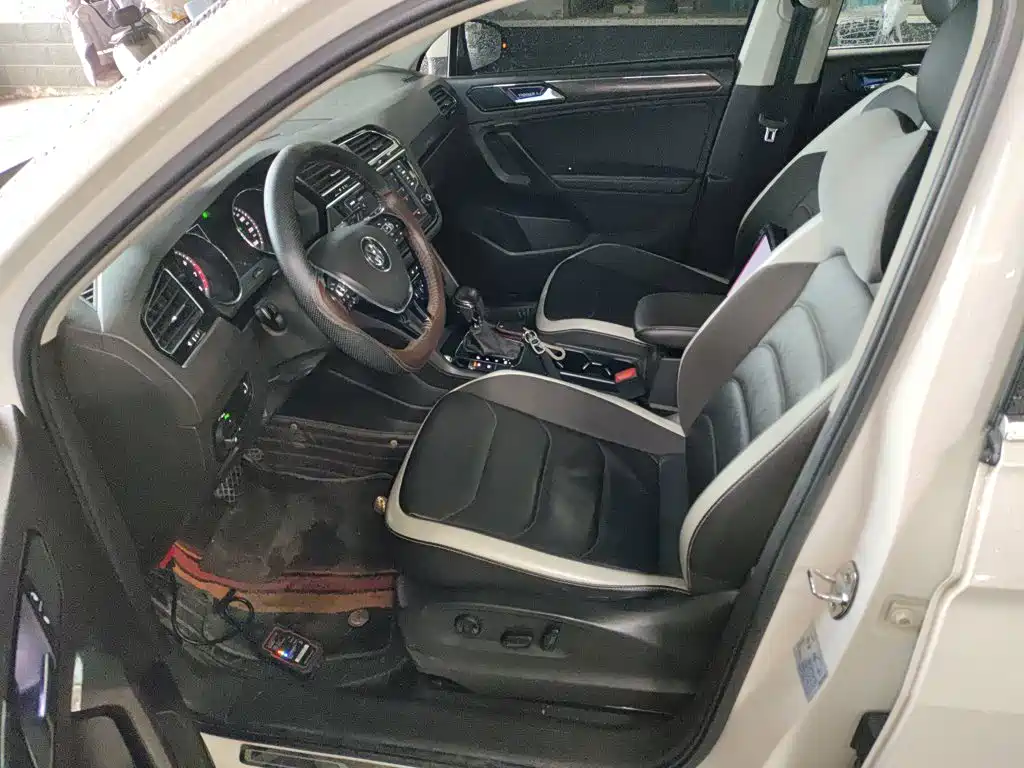 Volkswagen Tiguan L 2018 — фото 11